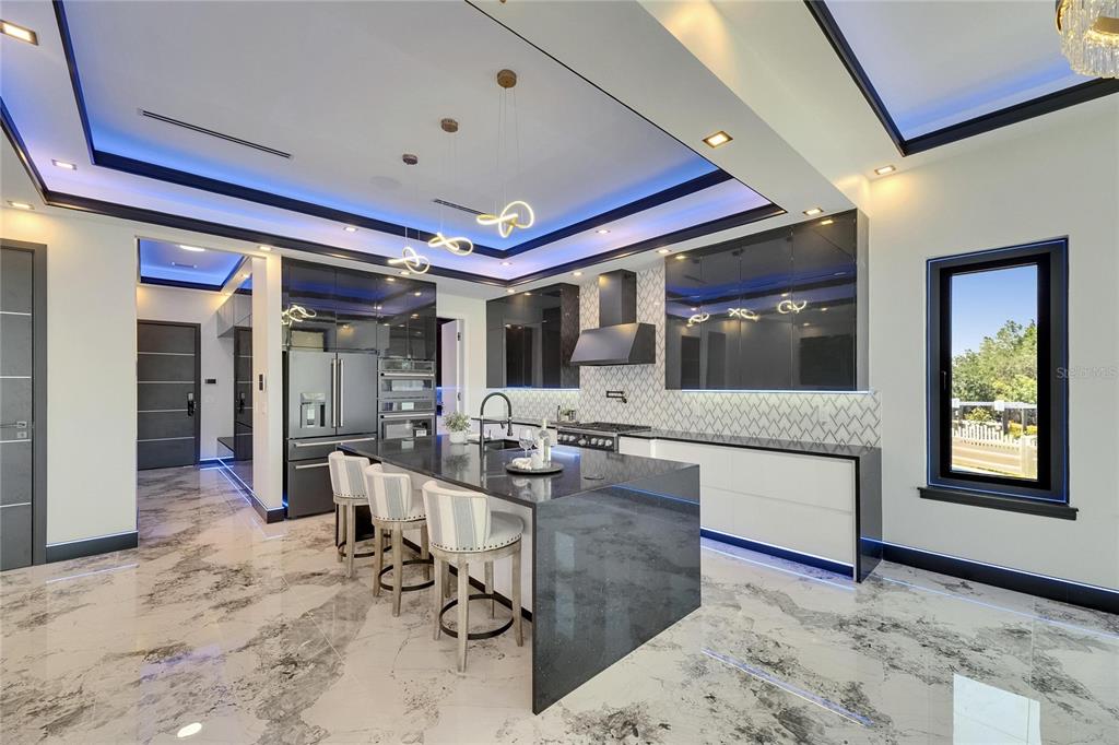 6522 Simone Shores Circle Apollo Beach, FL 33572 - Photo 11 of 90