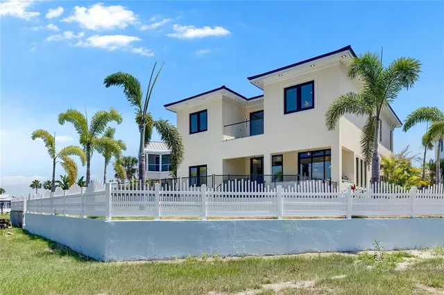$1,549,000 | 6522 Simone Shores Circle, Apollo Beach, FL 33572