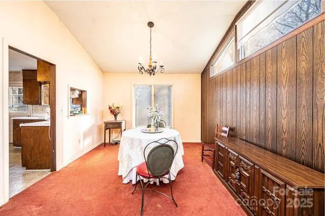 a very nice looking room with many windows