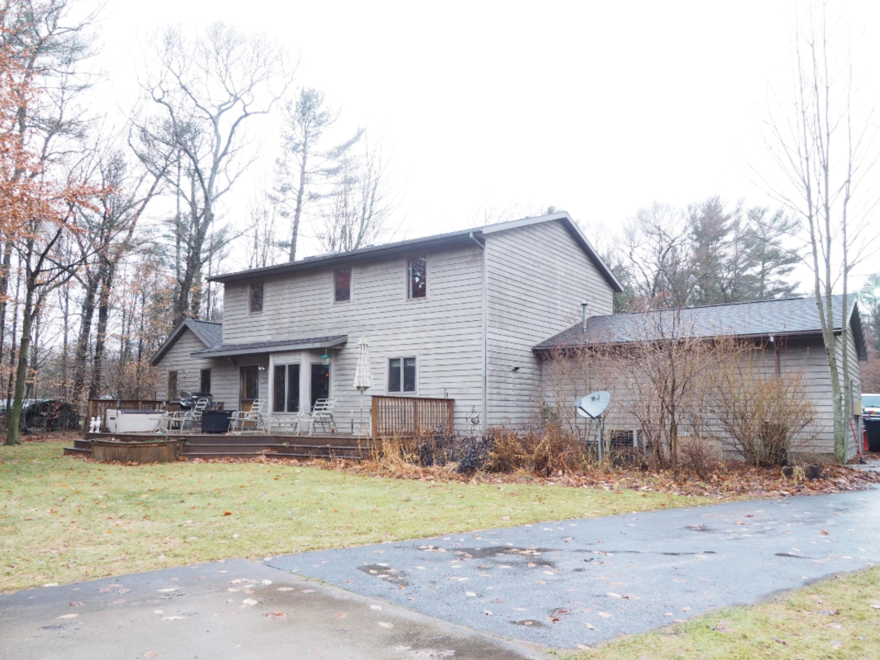 2793 Deer Run Road Muskegon, MI 49445 - Photo 2 of 34 PC300010