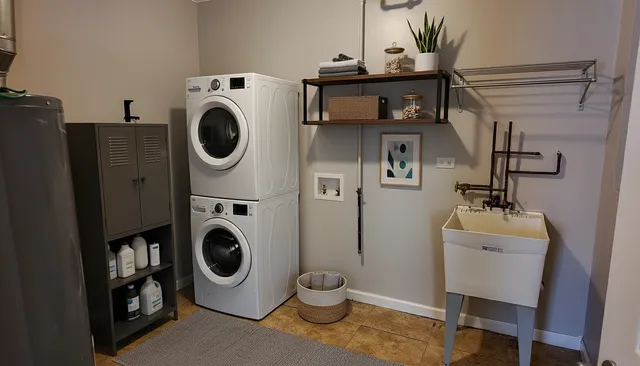 $191,000 | 746 East 157th Street, South Holland, IL 60473