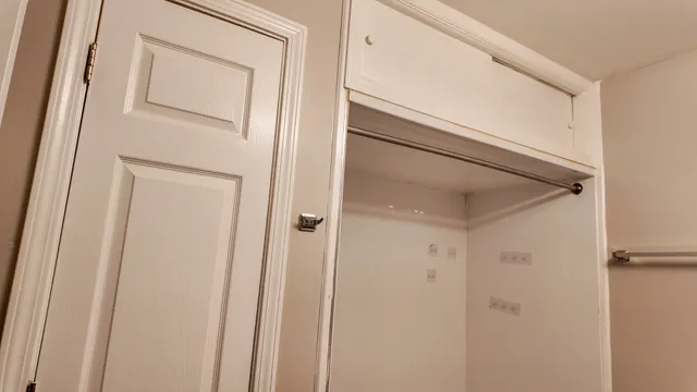 $191,000 | 746 East 157th Street, South Holland, IL 60473