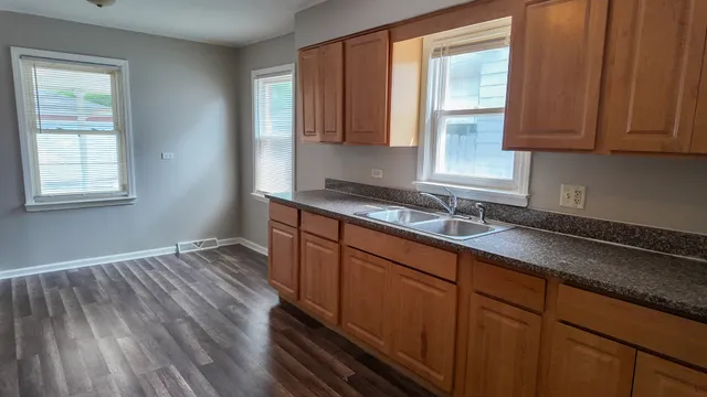 $191,000 | 746 East 157th Street, South Holland, IL 60473