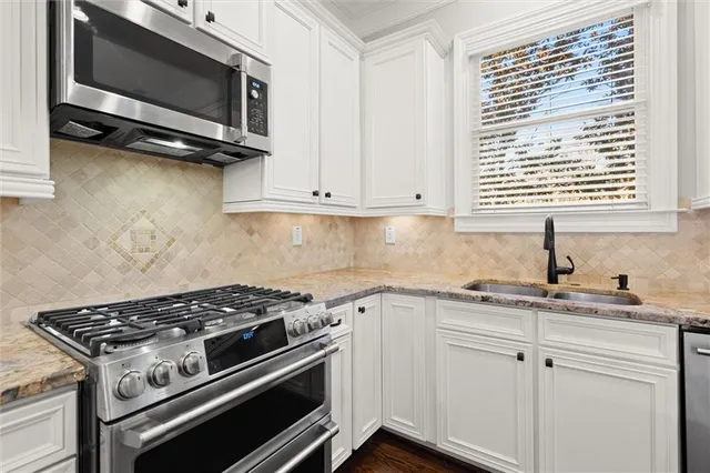 $949,900 | 6272 Mount Vernon Oaks Drive, Sandy Springs, GA 30328