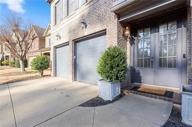 $949,900 | 6272 Mount Vernon Oaks Drive, Sandy Springs, GA 30328