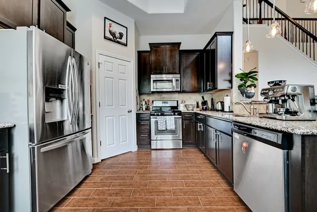 $2,395 | 7709 Menchaca Road, Unit 10, Austin, TX 78745