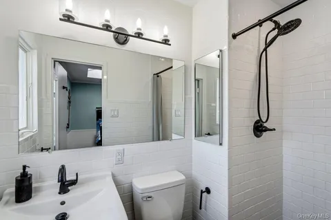 $1,199,999 | 159 Driftwood Drive, West Islip, NY 11795