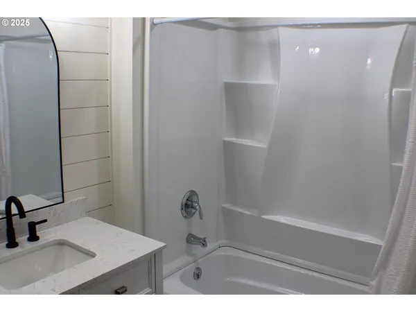 $570,000 | 3450 Shoestring Road, Riddle, OR 97469