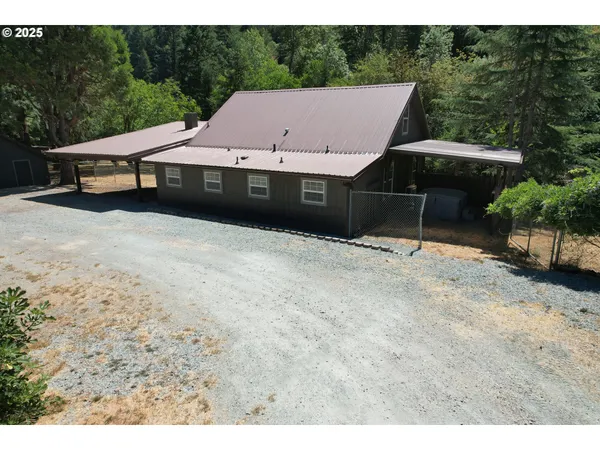 $570,000 | 3450 Shoestring Road, Riddle, OR 97469
