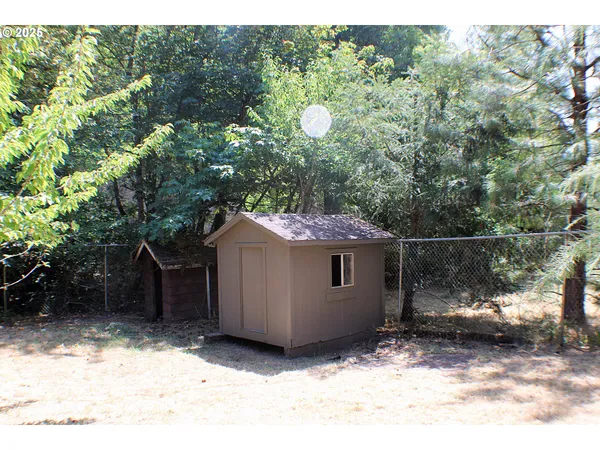 $570,000 | 3450 Shoestring Road, Riddle, OR 97469