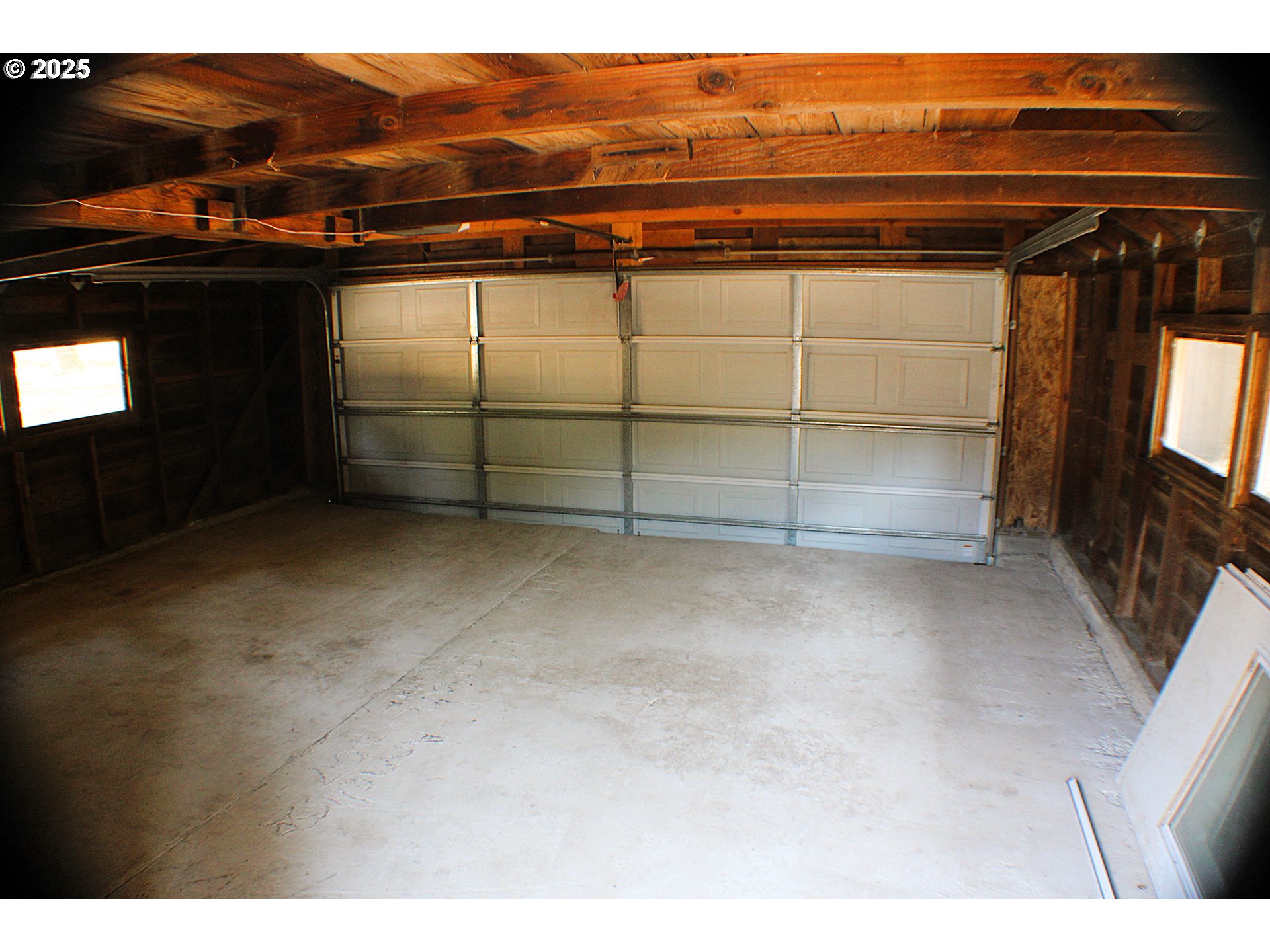 3450 Shoestring Road Riddle, OR 97469 - Photo 30 of 48 a view of a garage