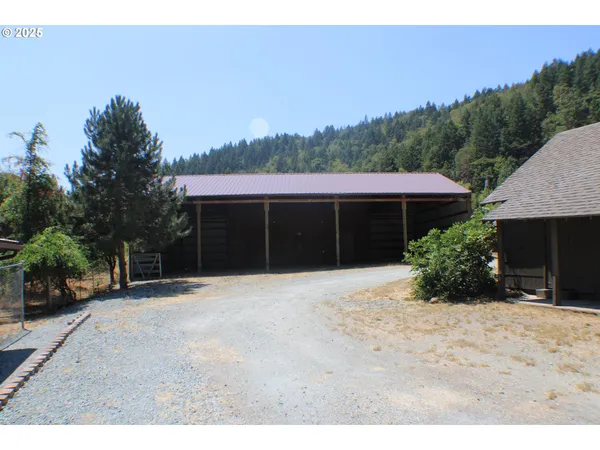 $570,000 | 3450 Shoestring Road, Riddle, OR 97469