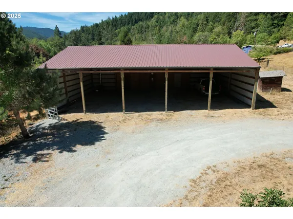 $570,000 | 3450 Shoestring Road, Riddle, OR 97469