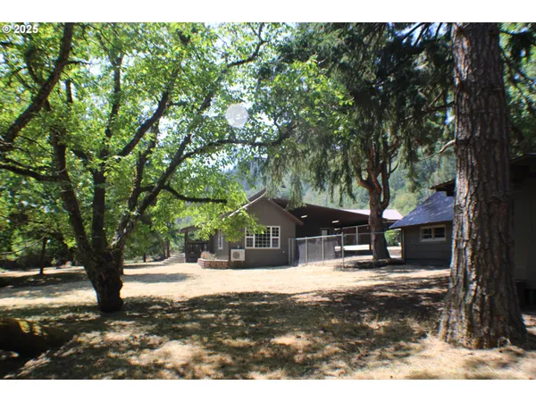 $570,000 | 3450 Shoestring Road, Riddle, OR 97469