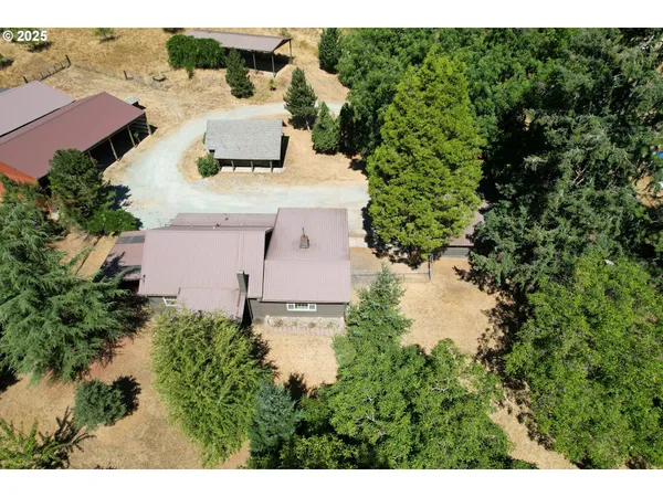 $570,000 | 3450 Shoestring Road, Riddle, OR 97469