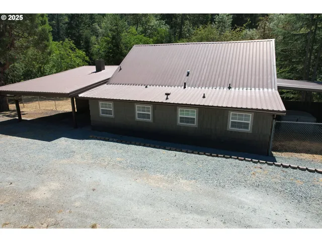 $570,000 | 3450 Shoestring Road, Riddle, OR 97469