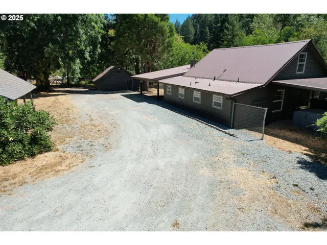 $570,000 | 3450 Shoestring Road, Riddle, OR 97469