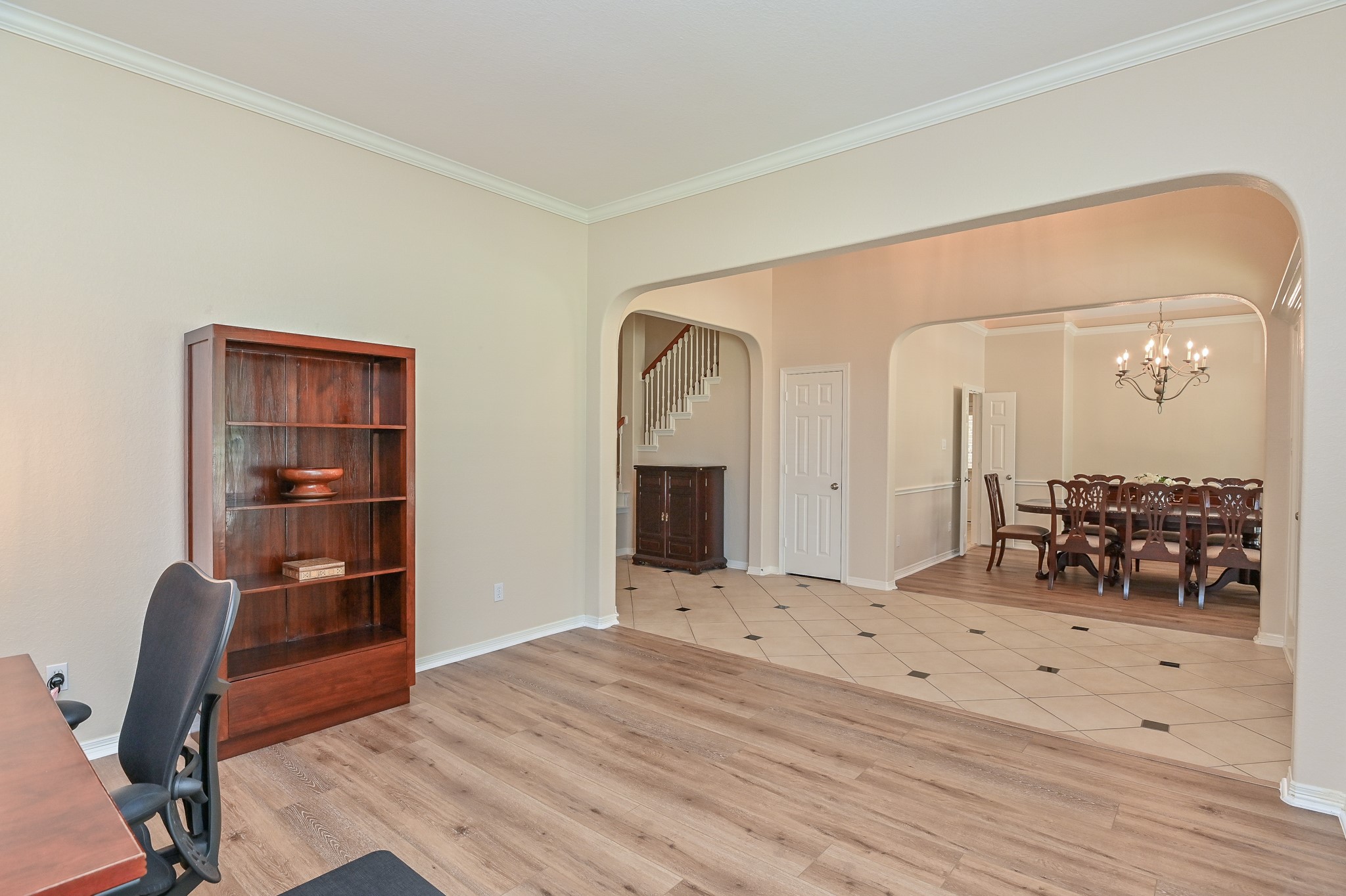 7218 Spring Run Lane Katy, TX 77494 - Photo 49 of 49 a view of a livingroom with furniture and a window
