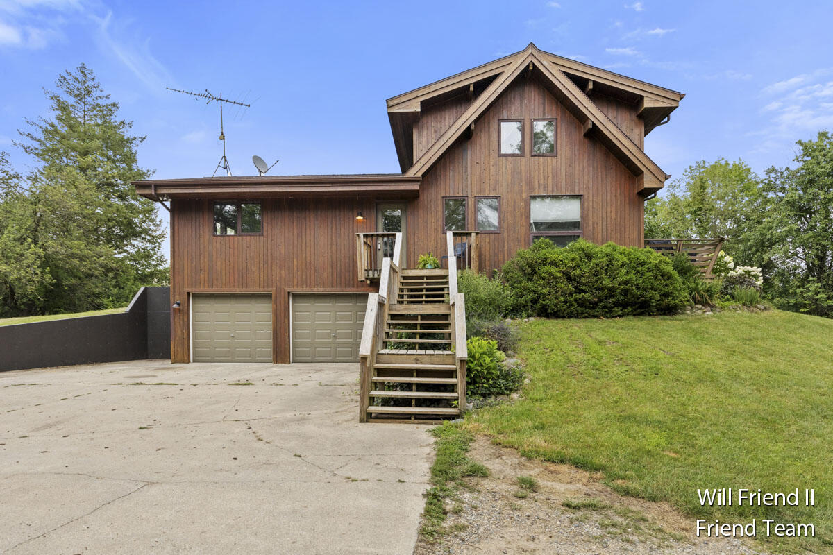 2400 Tobias Road Delton, MI 49046 - Photo 2 of 62 IMG_1000