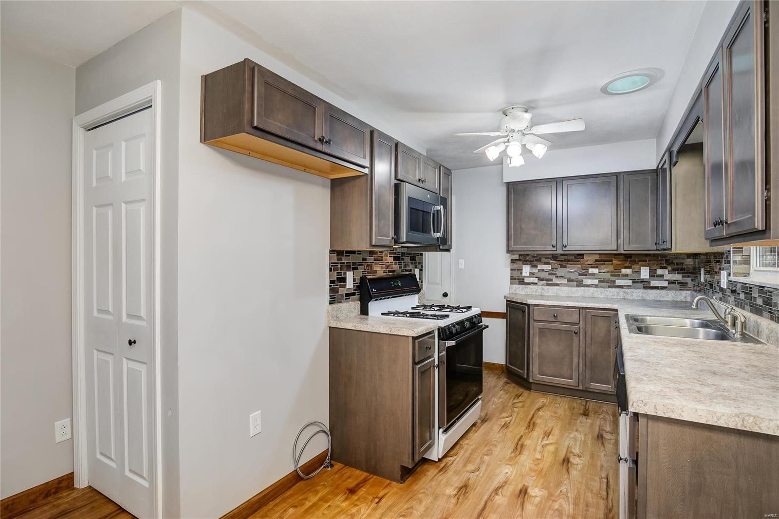 711 Willow Lane Waterloo, IL 62298 - Photo 12 of 28