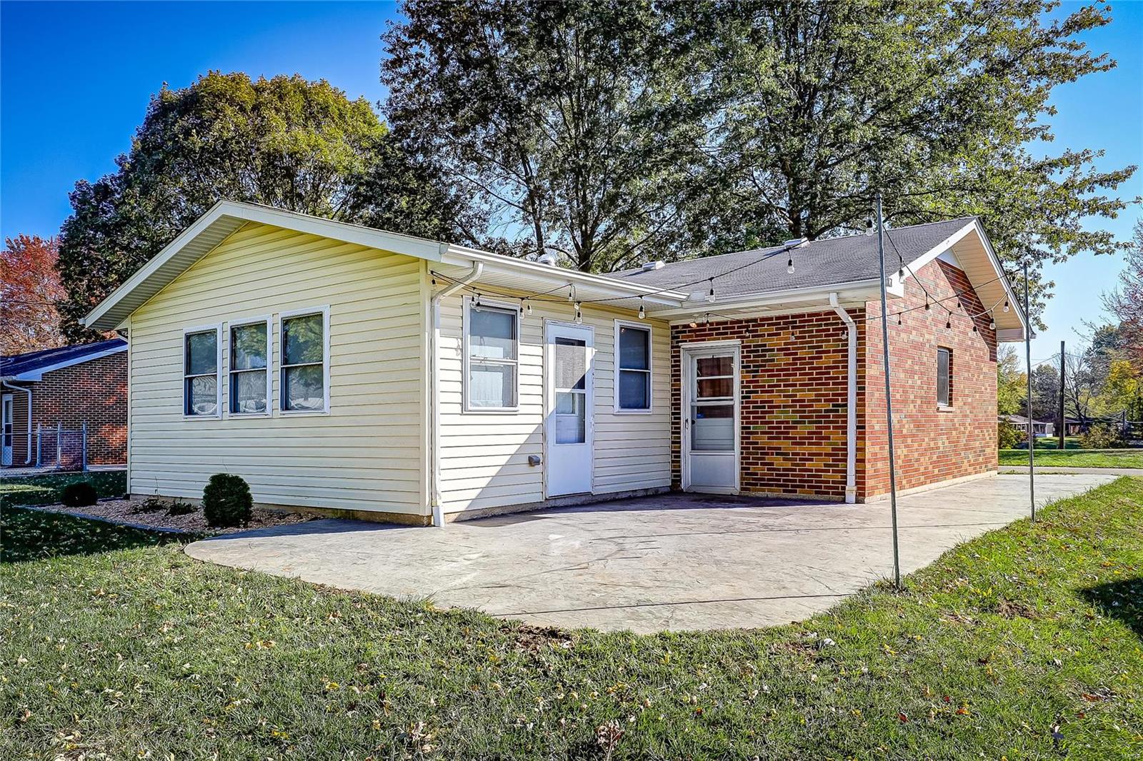 711 Willow Lane Waterloo, IL 62298 - Photo 3 of 28