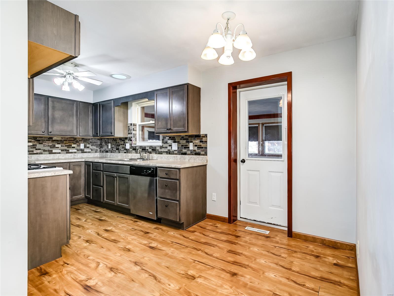 711 Willow Lane Waterloo, IL 62298 - Photo 10 of 28