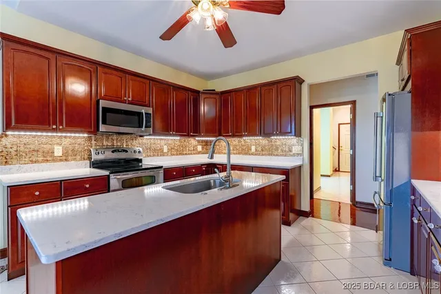 $585,000 | 67 Windjammer Estates Drive, Lake Ozark, MO 65049