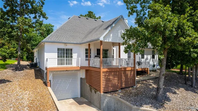 $585,000 | 67 Windjammer Estates Drive, Lake Ozark, MO 65049