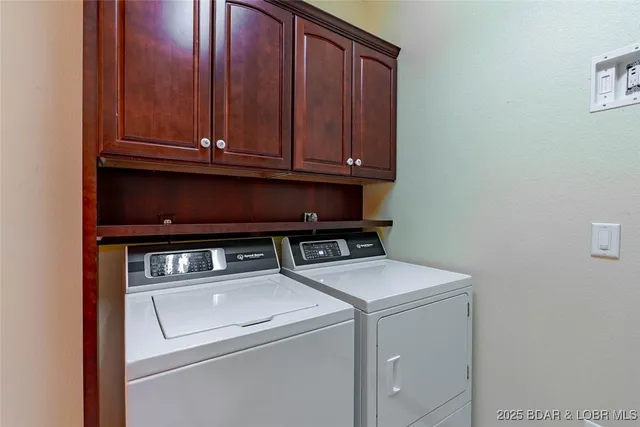 $585,000 | 67 Windjammer Estates Drive, Lake Ozark, MO 65049