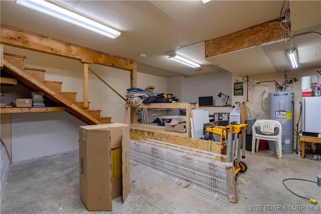 $585,000 | 67 Windjammer Estates Drive, Lake Ozark, MO 65049