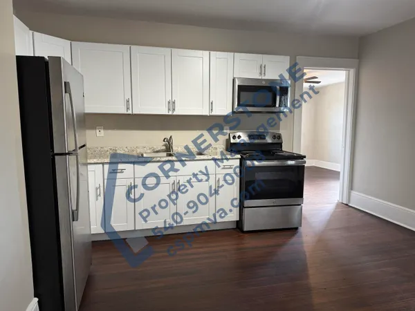 $825 | 4812 Williamson Road, Unit 4, Roanoke, VA 24012