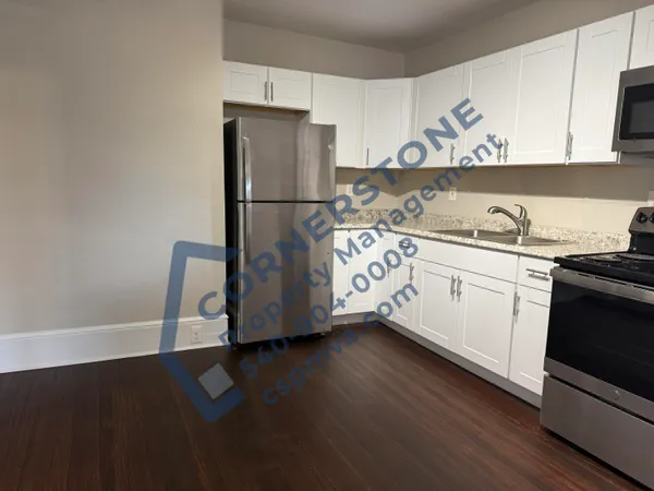 $825 | 4812 Williamson Road, Unit 4, Roanoke, VA 24012