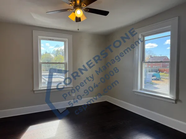 $825 | 4812 Williamson Road, Unit 4, Roanoke, VA 24012