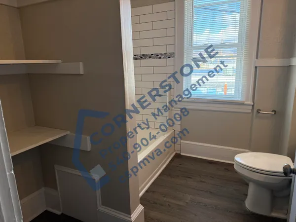 $825 | 4812 Williamson Road, Unit 4, Roanoke, VA 24012