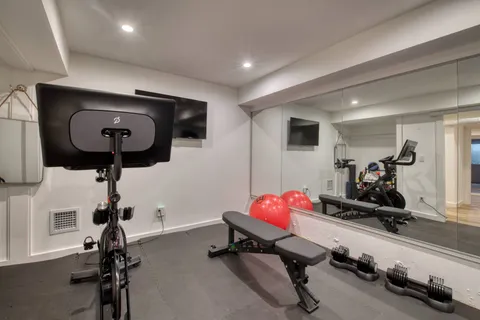 27 Fieldview Lane, East Hampton, NY 11937