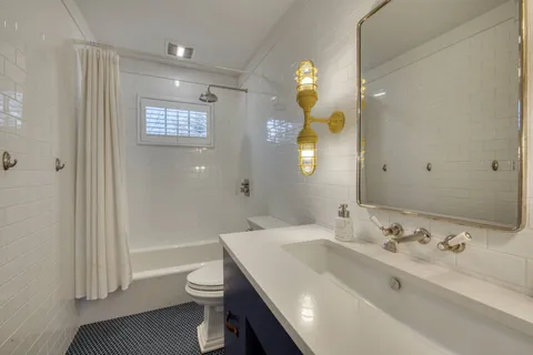 27 Fieldview Lane, East Hampton, NY 11937