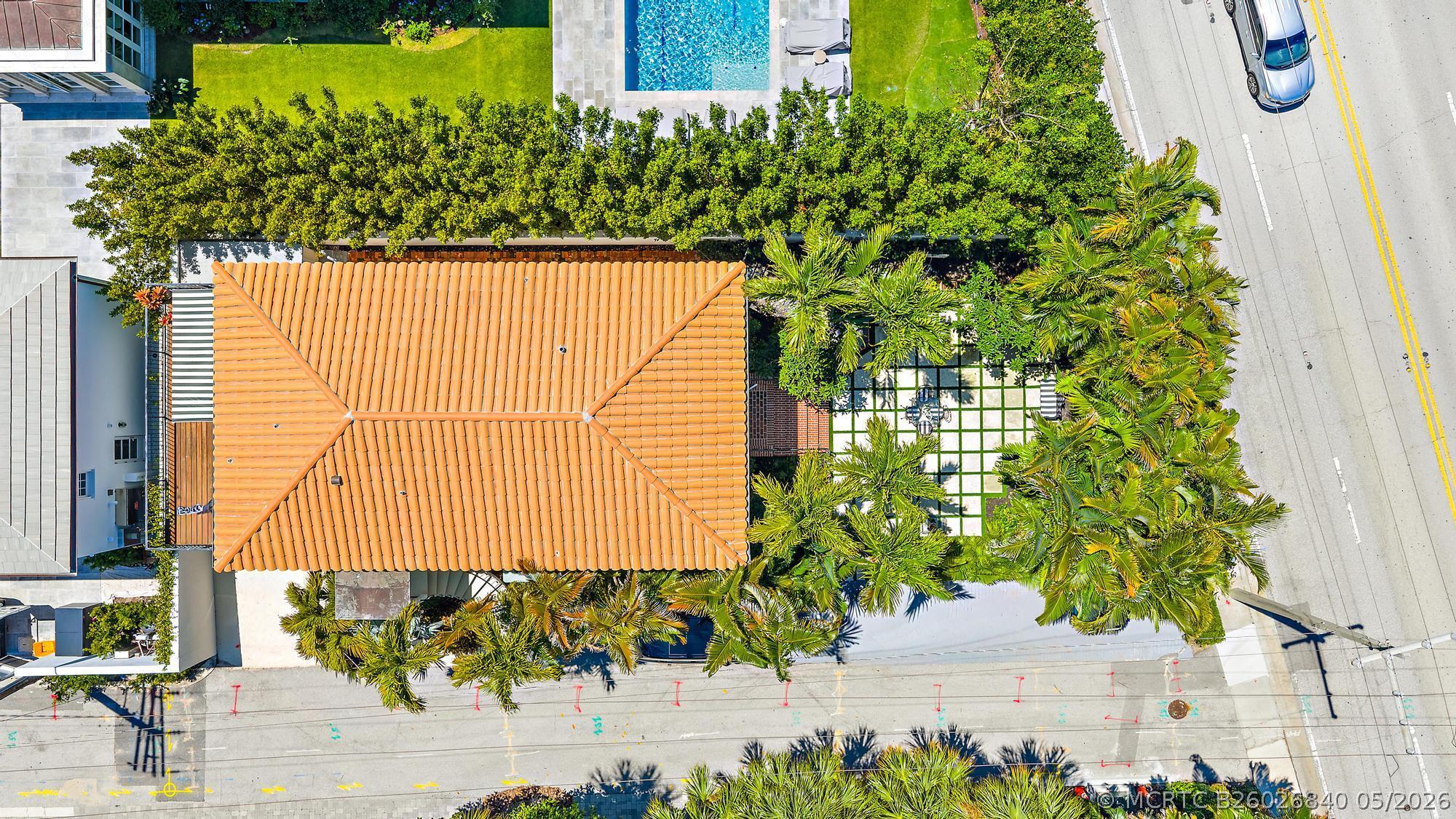 151 South County Road, Unit 1 Palm Beach, FL 33480 - Photo 14 of 18 151 S County Rd-16