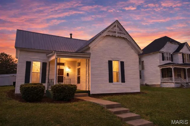 $99,000 | 210 South Court Street, Bowling Green, MO 63334