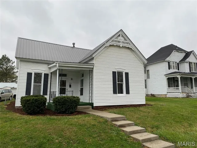 $110,000 | 210 South Court Street, Bowling Green, MO 63334