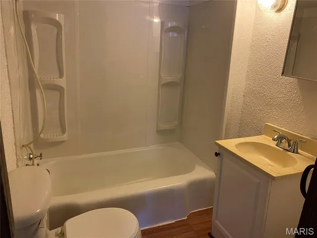 $99,000 | 210 South Court Street, Bowling Green, MO 63334