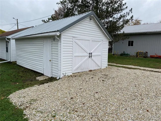 $99,000 | 210 South Court Street, Bowling Green, MO 63334