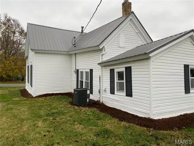 $110,000 | 210 South Court Street, Bowling Green, MO 63334