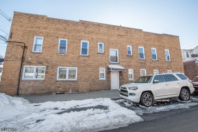 $2,600 | 137 Hammond Avenue, Passaic, NJ 07055