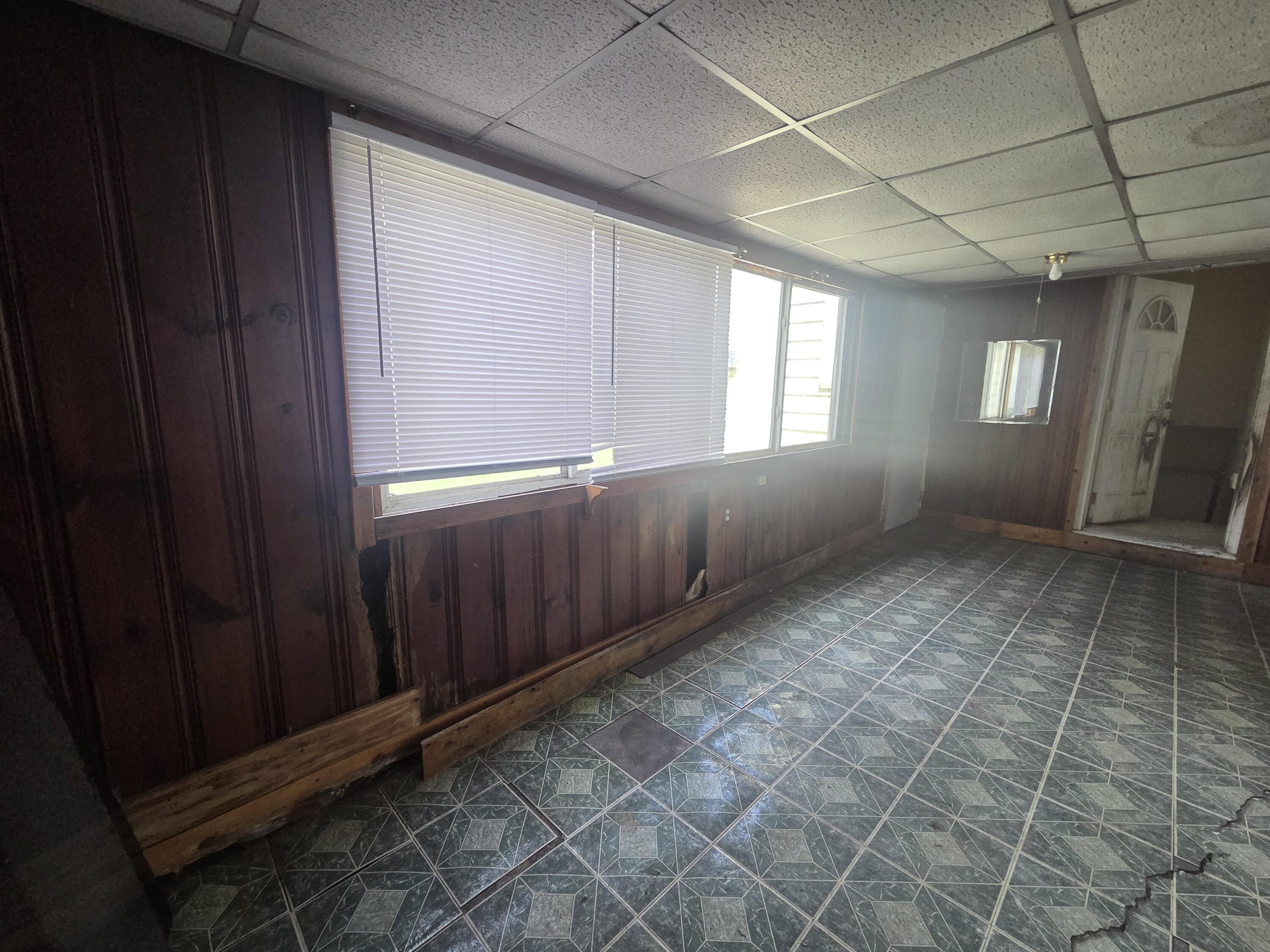 201 Johnson Street Gary, IN 46402 - Photo 11 of 12 3000x2250