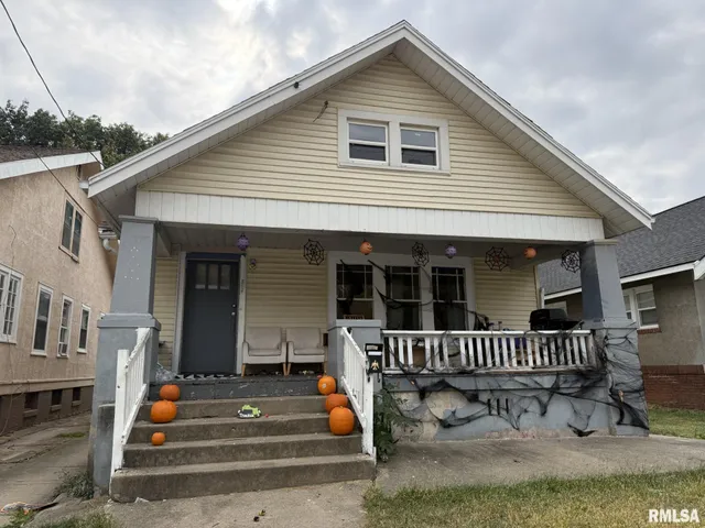 $49,990 | 816 West Columbia Terrace, Peoria, IL 61606