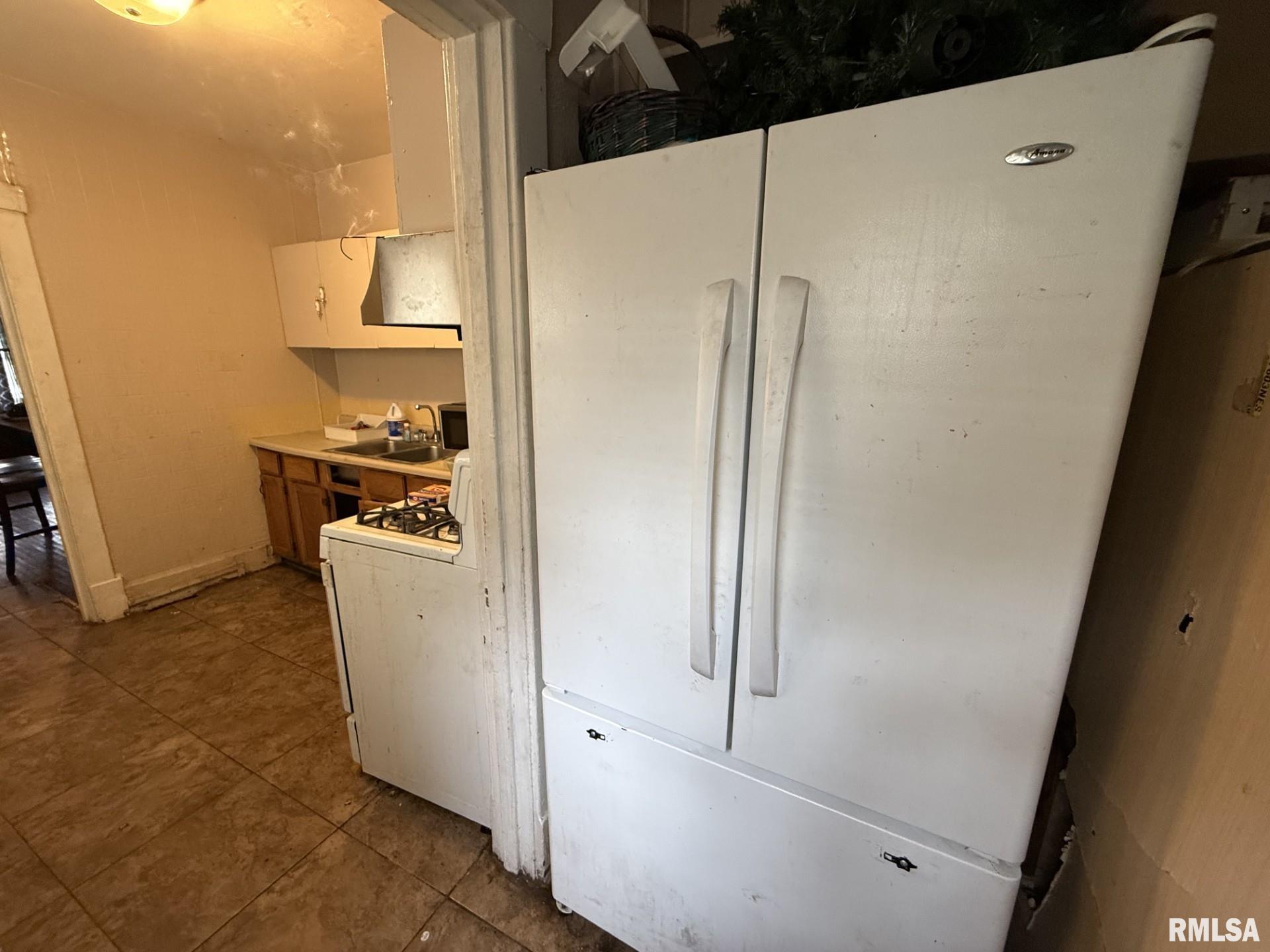 816 West Columbia Terrace Peoria, IL 61606 - Photo 7 of 17