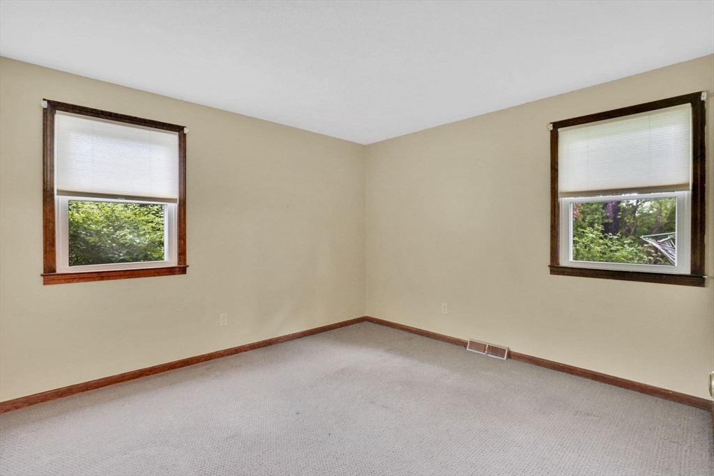 95 Old Lane Road Springfield, MA 01129 - Photo 23 of 41 Gallery Image 23