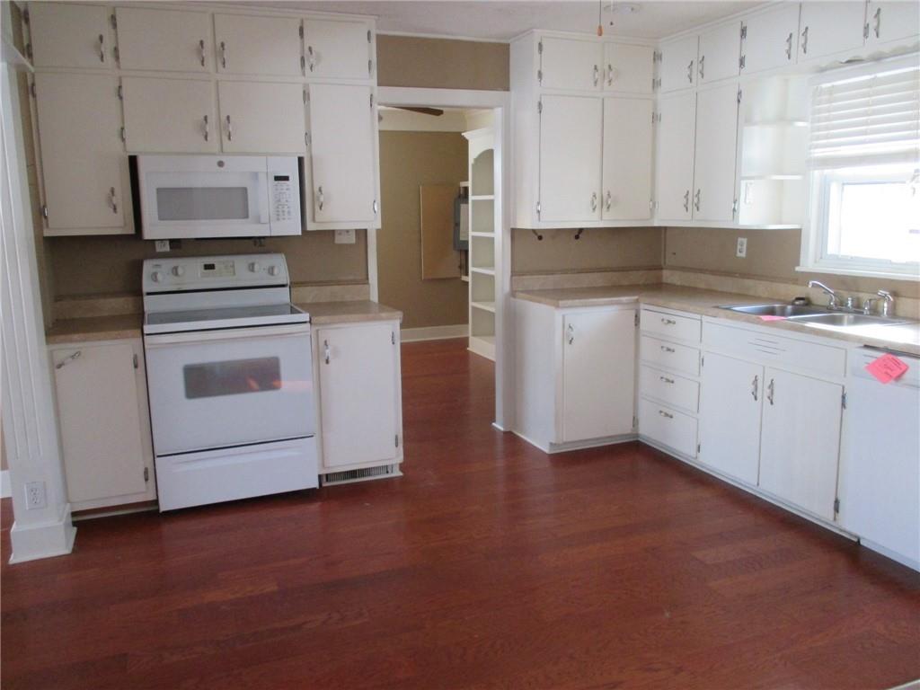 2106 East 9th Street Sedalia, MO 65301 - Photo 8 of 14