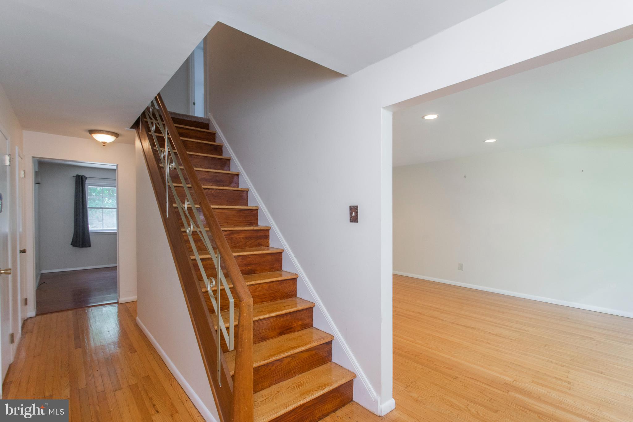 501 Ellis Road Havertown, PA 19083 - Photo 5 of 49