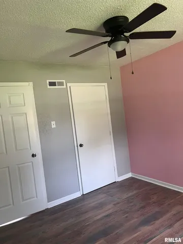 $99,900 | 207 Brenda Lane, Girard, IL 62640